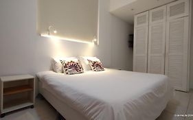 Apartamentos em Gomes Carneiro 84/Copanema